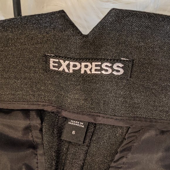 EXPRESS Black Dress Shorts Pleated EUC - Picture 5 of 5